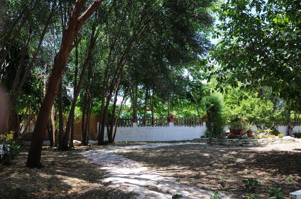Vicky'S Garden Apartment Kalamaki  Exterior photo