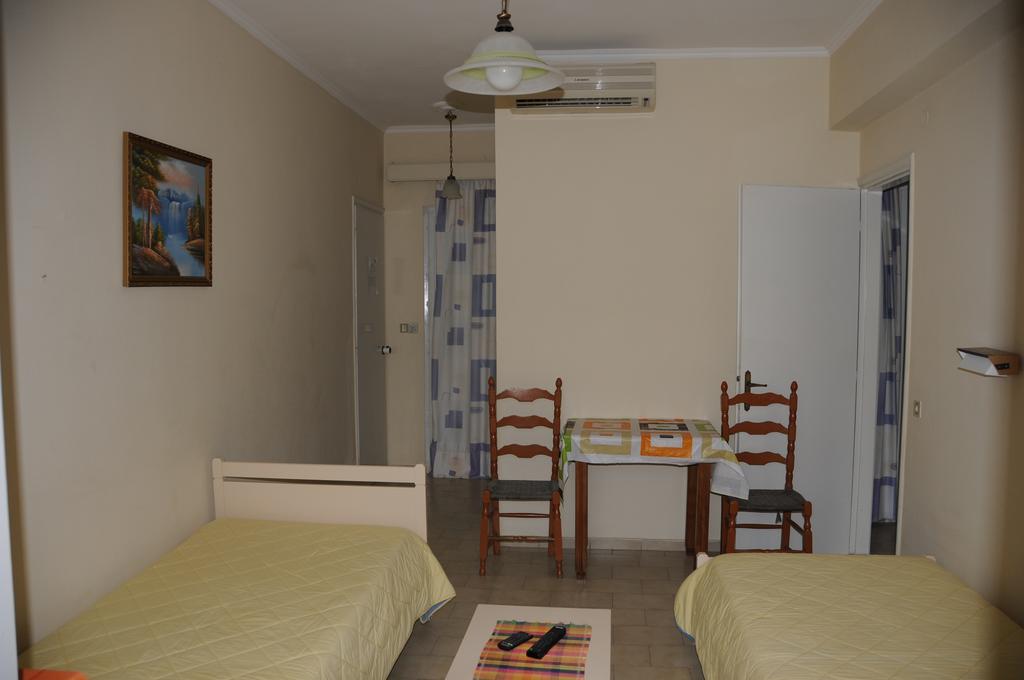 Vicky'S Garden Apartment Kalamaki  Exterior photo