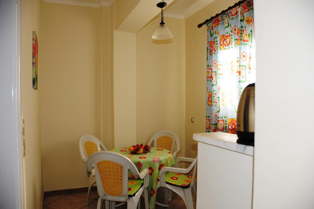 Vicky'S Garden Apartment Kalamaki  Exterior photo