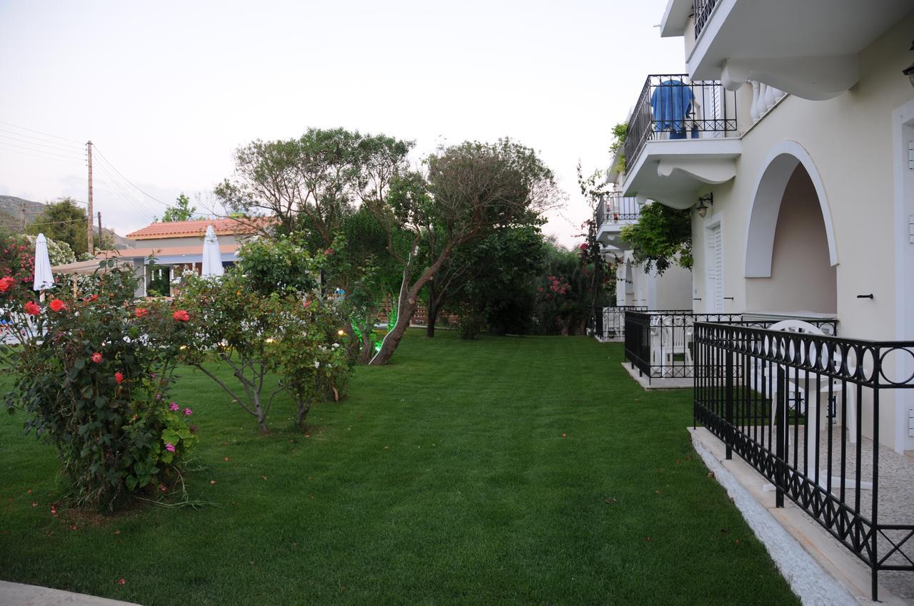 Vicky'S Garden Apartment Kalamaki  Exterior photo